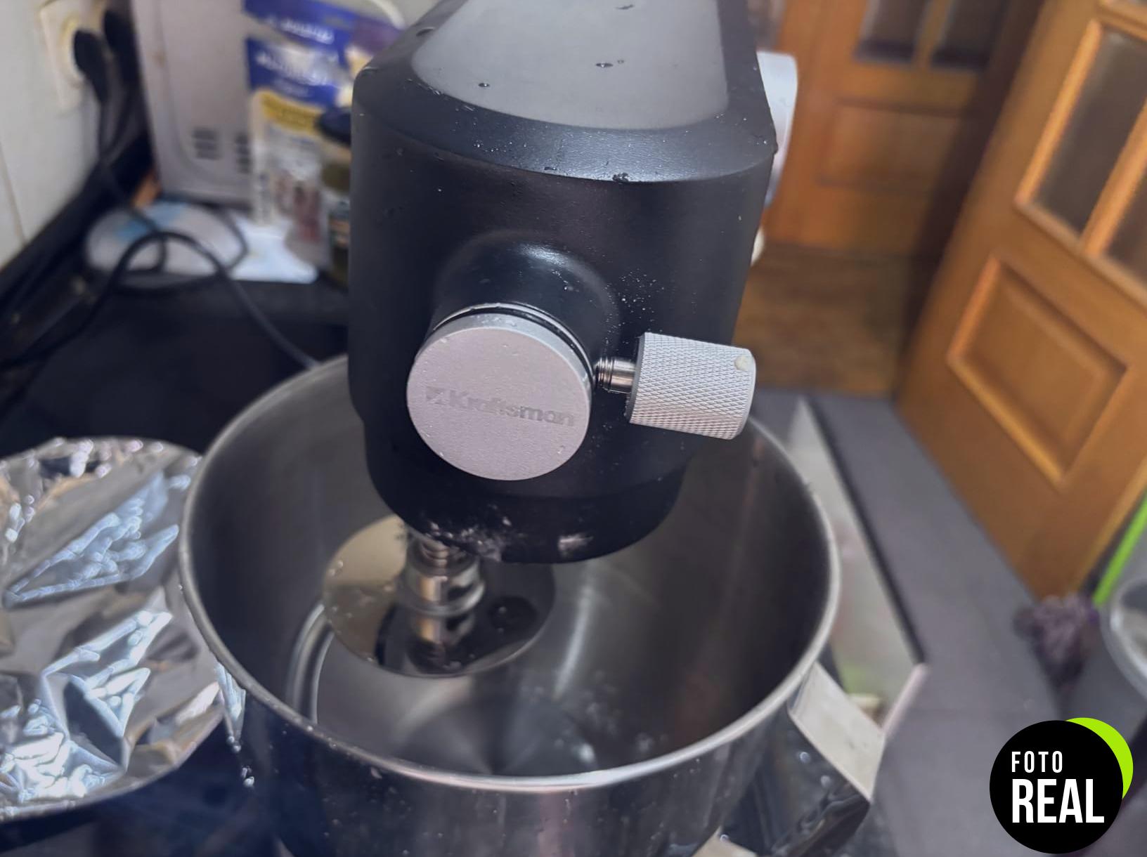 robot-cocina-amasadora-negra-8niveles-metal-foto-3